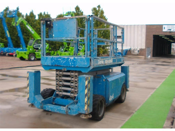 Škarasta podizna platforma Genie GS3268RT: slika Škarasta podizna platforma Genie GS3268RT