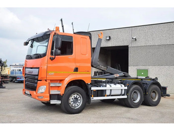Kamion s kukastom dizalicom DAF CF 460