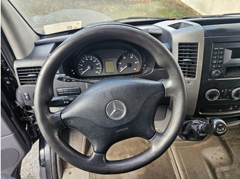 Dostavno vozilo hladnjača Mercedes-Benz Sprinter 313: slika Dostavno vozilo hladnjača Mercedes-Benz Sprinter 313