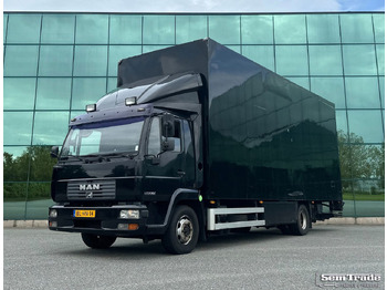 Kamion sandučar MAN