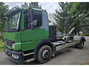 Kamion s kukastom dizalicom MERCEDES-BENZ Atego