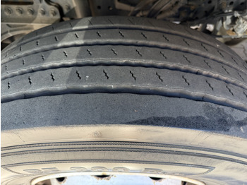 Kamion s ceradom, Kamion s kranom Mercedes-Benz Actros 1827 Kran Palfinger PK 9002: slika Kamion s ceradom, Kamion s kranom Mercedes-Benz Actros 1827 Kran Palfinger PK 9002