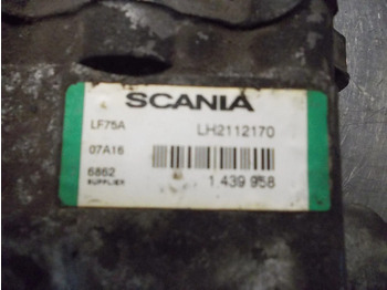 Servo pumpa upravljačkog mehanizma za Kamion Scania 2112170 STUURPOMP SCANIA R 520 EURO 6: slika Servo pumpa upravljačkog mehanizma za Kamion Scania 2112170 STUURPOMP SCANIA R 520 EURO 6
