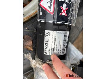 Poljoprivredni strojevi Kraftöverföringsaxel Benzi V07 H10 + 873 MM 1275: slika Poljoprivredni strojevi Kraftöverföringsaxel Benzi V07 H10 + 873 MM 1275 Poljoprivredni strojevi Kraftöverföringsaxel Benzi V07 H10 + 873 MM 1275: slika Poljoprivredni strojevi Kraftöverföringsaxel Benzi V07 H10 + 873 MM 1275