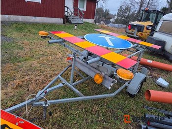 Građevinska oprema Vägskyddsutrustning Avstängningsvagn Med Varningsljus: slika Građevinska oprema Vägskyddsutrustning Avstängningsvagn Med Varningsljus