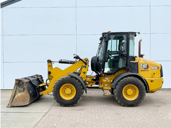 Utovarivač na kotačima CATERPILLAR 908M
