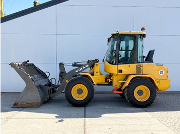 Utovarivač na kotačima VOLVO L30G