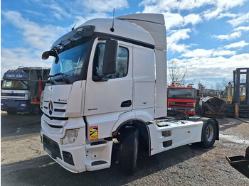 Tegljač MERCEDES-BENZ Actros 1845