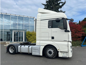 Tegljač MAN TGX18.500 MEGA/lowdeck: slika Tegljač MAN TGX18.500 MEGA/lowdeck