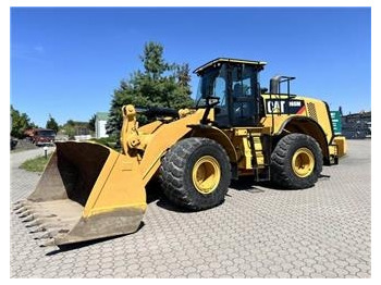 Utovarivač na kotačima CATERPILLAR 966M