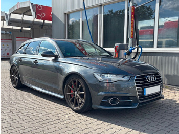 Automobil AUDI