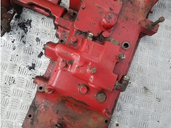 Hidraulika za Traktor International 784, 785 Lift Cover 406003r22, 406003r32, 71710c1, 399885r11: slika Hidraulika za Traktor International 784, 785 Lift Cover 406003r22, 406003r32, 71710c1, 399885r11