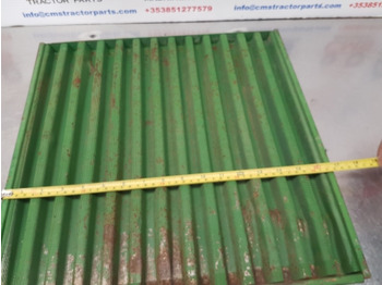 Rešetka John Deere 1830, 2030, 2130, 2440, 2640 Side Grille, Grill Panel Ar72950: slika Rešetka John Deere 1830, 2030, 2130, 2440, 2640 Side Grille, Grill Panel Ar72950