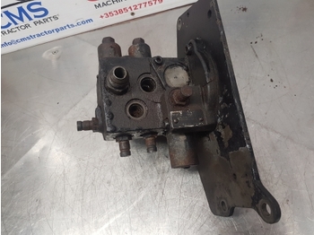 Kvačilo i dijelovi za Traktor Massey Ferguson 5455 Wet Clutch Pressure Valve 3795681m14: slika Kvačilo i dijelovi za Traktor Massey Ferguson 5455 Wet Clutch Pressure Valve 3795681m14