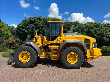 Utovarivač na kotačima VOLVO L120H