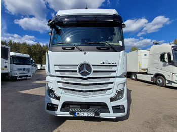Tegljač MERCEDES-BENZ Actros 1845
