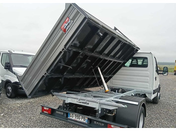 Mali kamion kiper Iveco 35C13, 35C14, 35C15, 35C17, 70C17: slika Mali kamion kiper Iveco 35C13, 35C14, 35C15, 35C17, 70C17 Mali kamion kiper Iveco 35C13, 35C14, 35C15, 35C17, 70C17: slika Mali kamion kiper Iveco 35C13, 35C14, 35C15, 35C17, 70C17