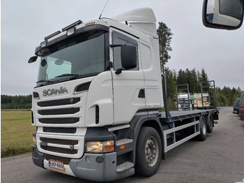 Kamion s otvorenim sandukom Scania R560 6x2 täysilmaj.uusi koneenkuljetusritilä: slika Kamion s otvorenim sandukom Scania R560 6x2 täysilmaj.uusi koneenkuljetusritilä