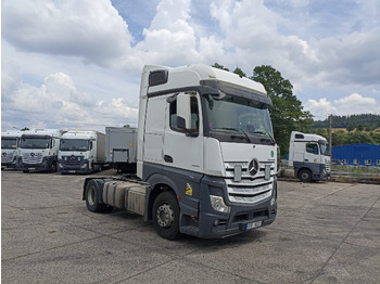 Tegljač MERCEDES-BENZ Actros 1845