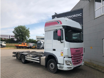 Transporter kontejnera/ Kamion s izmjenjivim sanducima DAF XF 460