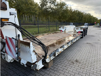 Poluprikolica s niskim utovarivačem Goldhofer STZ VP 3 55/80A: slika Poluprikolica s niskim utovarivačem Goldhofer STZ VP 3 55/80A Poluprikolica s niskim utovarivačem Goldhofer STZ VP 3 55/80A: slika Poluprikolica s niskim utovarivačem Goldhofer STZ VP 3 55/80A