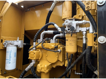 Bager Second Hand Cat Excavator CAT 320D Japan Used Construction Machine 20ton Excavator cat320d: slika Bager Second Hand Cat Excavator CAT 320D Japan Used Construction Machine 20ton Excavator cat320d Bager Second Hand Cat Excavator CAT 320D Japan Used Construction Machine 20ton Excavator cat320d: slika Bager Second Hand Cat Excavator CAT 320D Japan Used Construction Machine 20ton Excavator cat320d