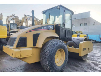 Cestovni valjak used Road making machine CAT CS 683E roller: slika Cestovni valjak used Road making machine CAT CS 683E roller