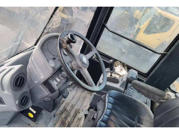 Cestovni valjak used Road making machine CAT CS 683E roller: slika Cestovni valjak used Road making machine CAT CS 683E roller