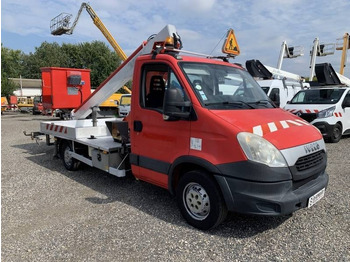 Podizna platforma montirana na kamion IVECO Daily