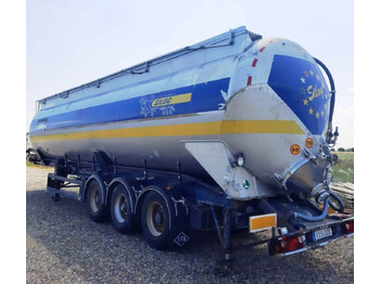 Silos poluprikolica Feldbinder: slika Silos poluprikolica Feldbinder