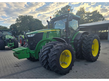 Traktor John Deere 7250R: slika Traktor John Deere 7250R