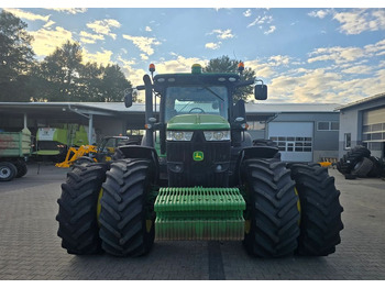 Traktor John Deere 7250R: slika Traktor John Deere 7250R