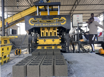 Stroj za betonske blokove