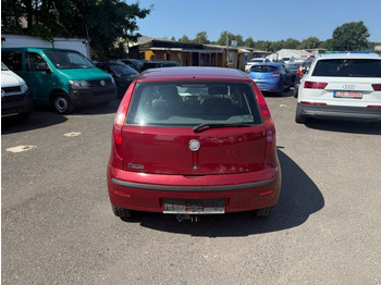 Limuzina Fiat Punto Aktueller HU Motorschaden: slika Limuzina Fiat Punto Aktueller HU Motorschaden