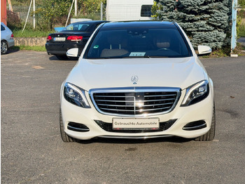 Limuzina MERCEDES-BENZ