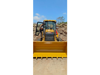 Novi Rovokopač-utovarivač CATERPILLAR 424: slika Novi Rovokopač-utovarivač CATERPILLAR 424