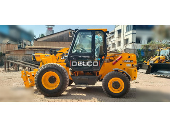 Teleskopski rukovatelj JCB