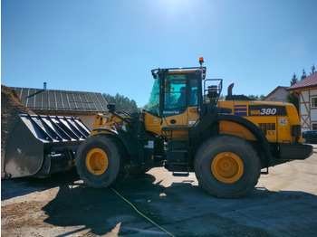 Utovarivač na kotačima KOMATSU WA380