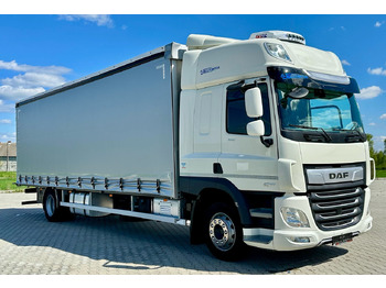 Kamion s ceradom DAF CF 320