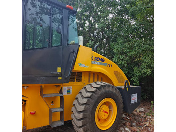 Kompaktor XCMG XS223J