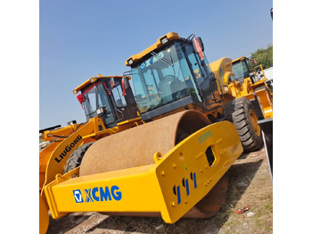 Kompaktor XCMG XS263J