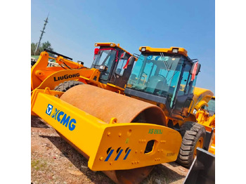 Kompaktor XCMG XS263J