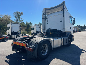 Tegljač Scania R420: slika Tegljač Scania R420