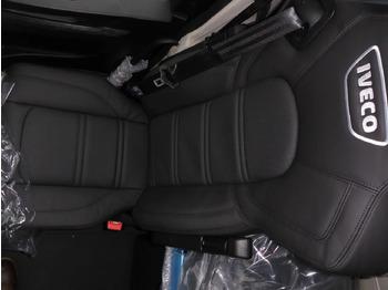 Kamion-šasija IVECO S-WAY 570 TP FULL: slika Kamion-šasija IVECO S-WAY 570 TP FULL Kamion-šasija IVECO S-WAY 570 TP FULL: slika Kamion-šasija IVECO S-WAY 570 TP FULL