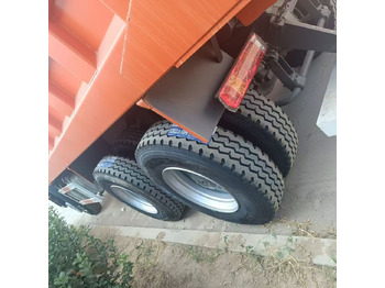 Zakup Howo 371 6*4 new tires Howo 371 6*4 new tires: slika Zakup Howo 371 6*4 new tires Howo 371 6*4 new tires