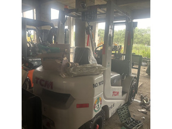 Diesel viličar TCM 35N: slika Diesel viličar TCM 35N Diesel viličar TCM 35N: slika Diesel viličar TCM 35N