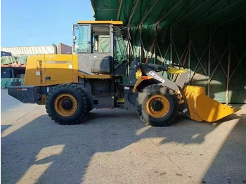 Utovarivač na kotačima XCMG LW300KN: slika Utovarivač na kotačima XCMG LW300KN Utovarivač na kotačima XCMG LW300KN: slika Utovarivač na kotačima XCMG LW300KN
