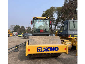 Kompaktor XCMG XS223J: slika Kompaktor XCMG XS223J
