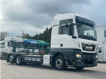 Transporter kontejnera/ Kamion s izmjenjivim sanducima MAN