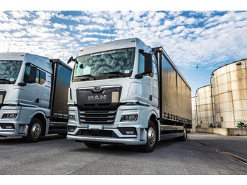 Kamion s ceradom MAN TGX 18.400